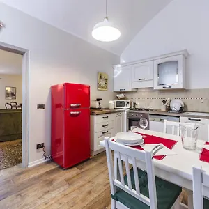 Apartamento Maurizio House - Near The Train Station, Venecia