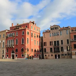 fenice-apartments-in-venice.hotelinveneto.com/